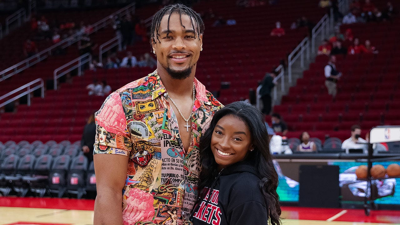 Simone Biles Says She and Hubby Jonathan Owens Argue About Who’s the Better Athlete